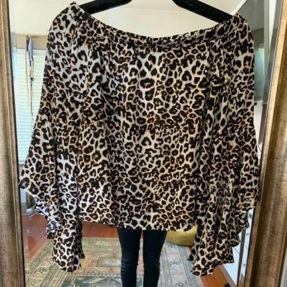 NWT LF SEEK The Label Cheetah Print Blouse - Picture 3 of 5